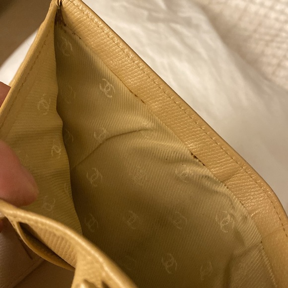 Chanel Wallet - Picture 5 of 17